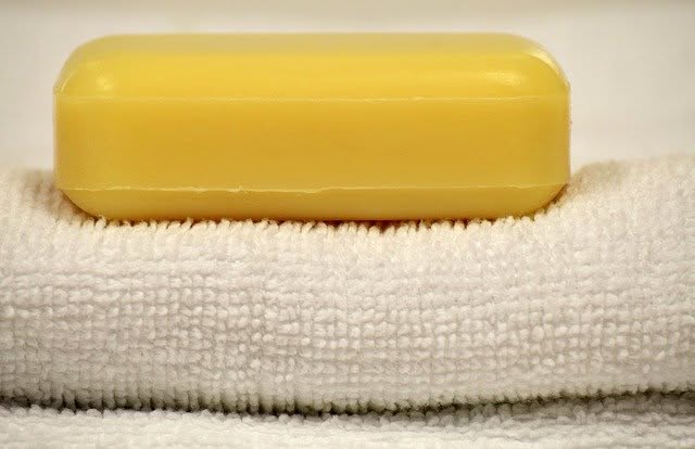 Scopri di più sull'articolo La pulizia delle diverse superfici della casa