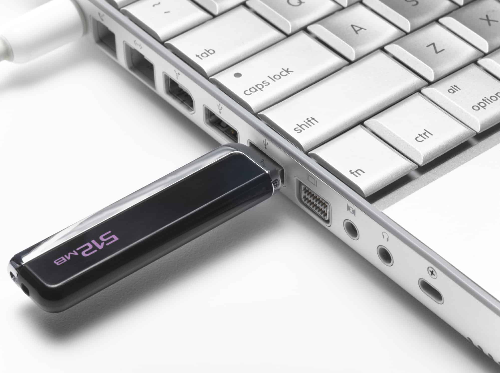 Scopri di più sull'articolo Recupero dati pen drive: portabilità e alto rischio